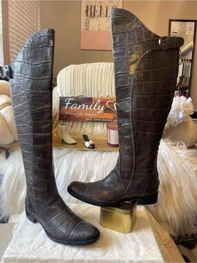 Henry Beguelin EUC-RARE Grey Crocodile Embossed Leather Knee High Boots MSRP$150